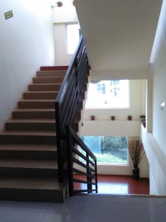 Hotel 99 Pyin Oo Lwin Szoba fotó