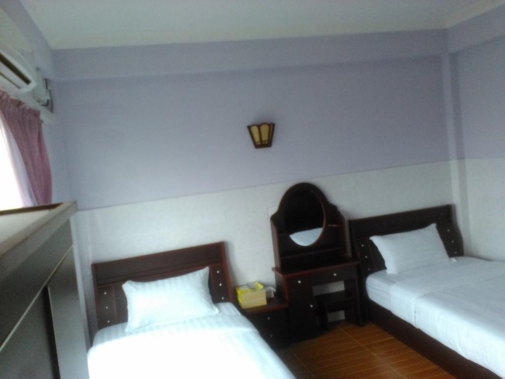 Hotel 99 Pyin Oo Lwin Kültér fotó
