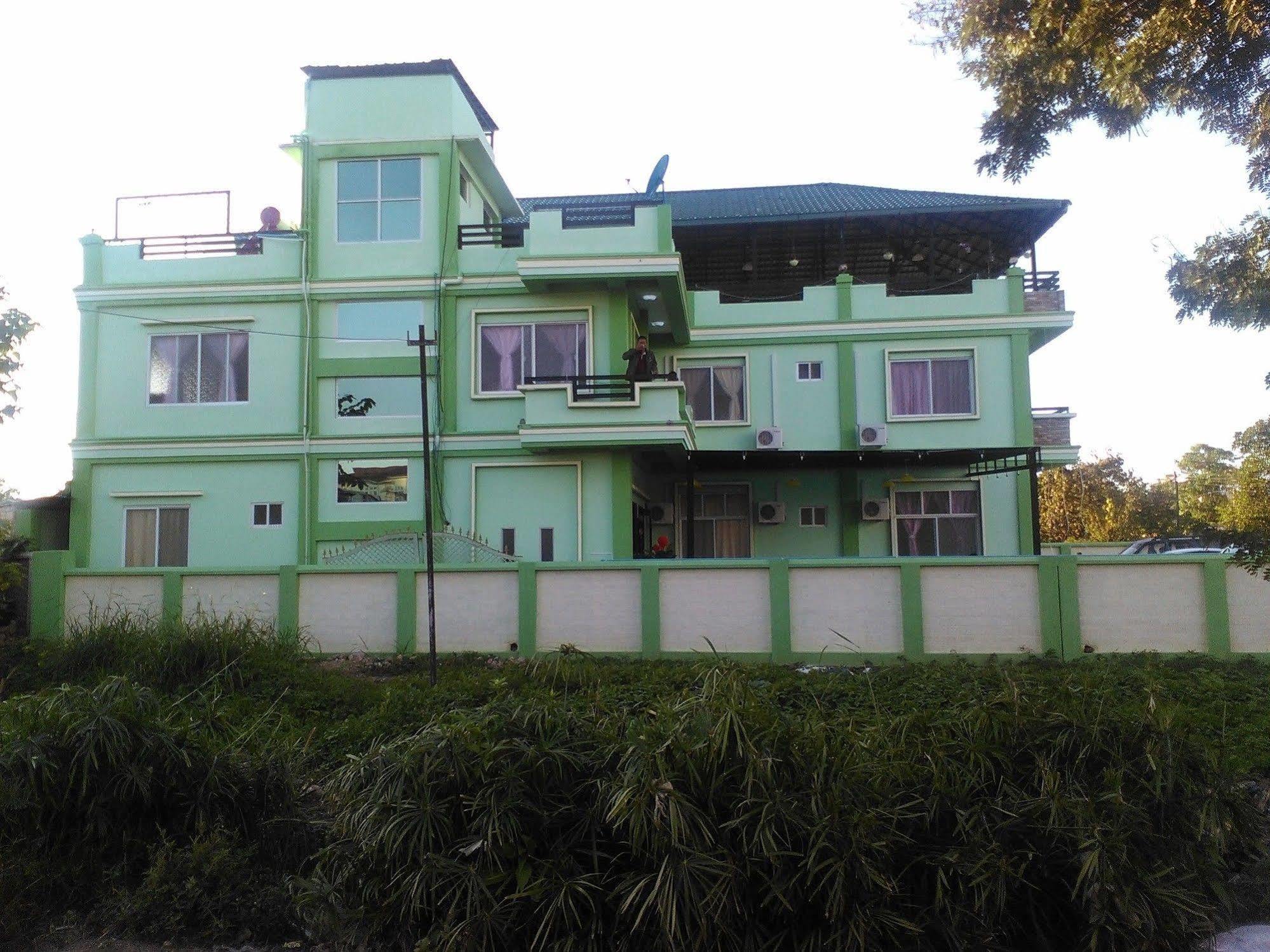 Hotel 99 Pyin Oo Lwin Kültér fotó