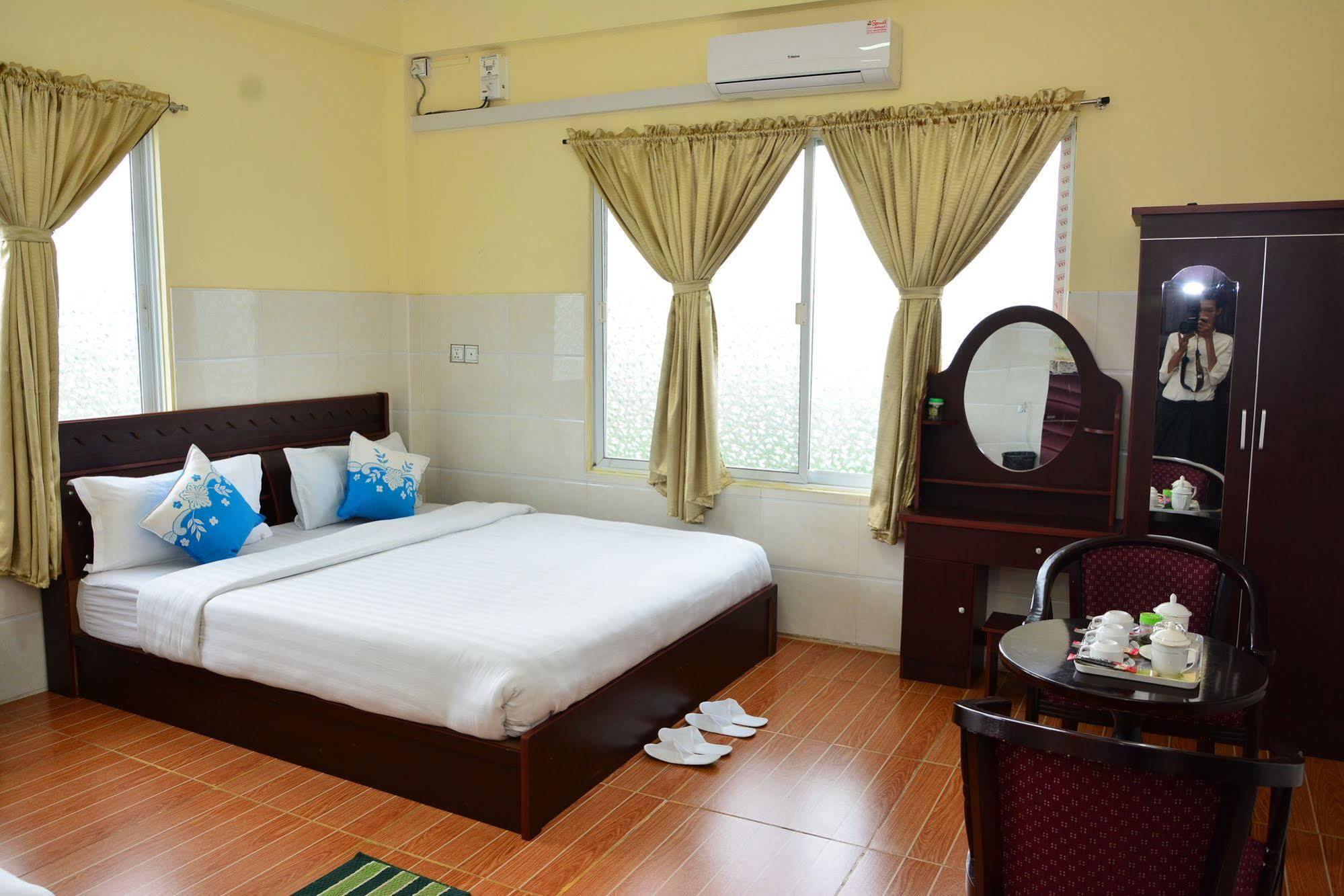 Hotel 99 Pyin Oo Lwin Kültér fotó