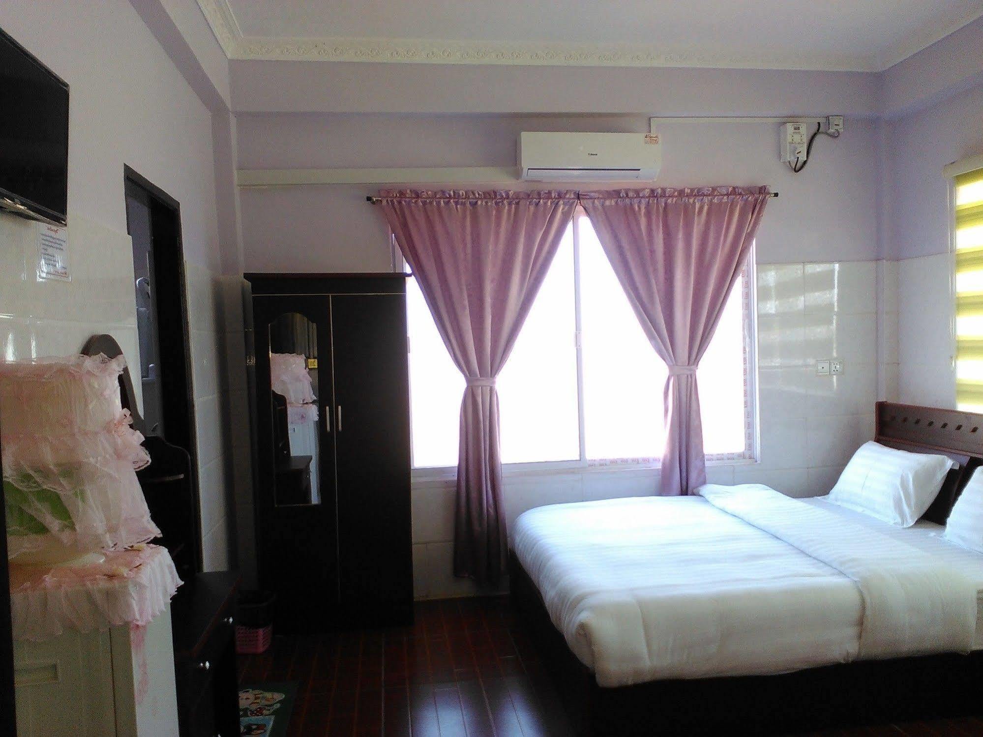 Hotel 99 Pyin Oo Lwin Kültér fotó