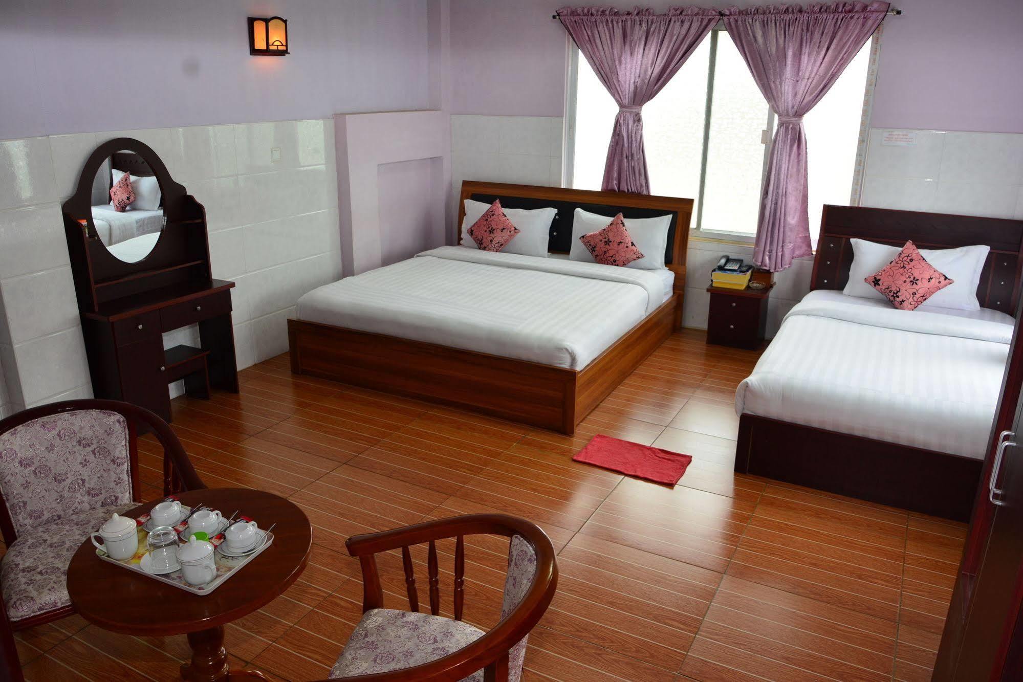 Hotel 99 Pyin Oo Lwin Kültér fotó