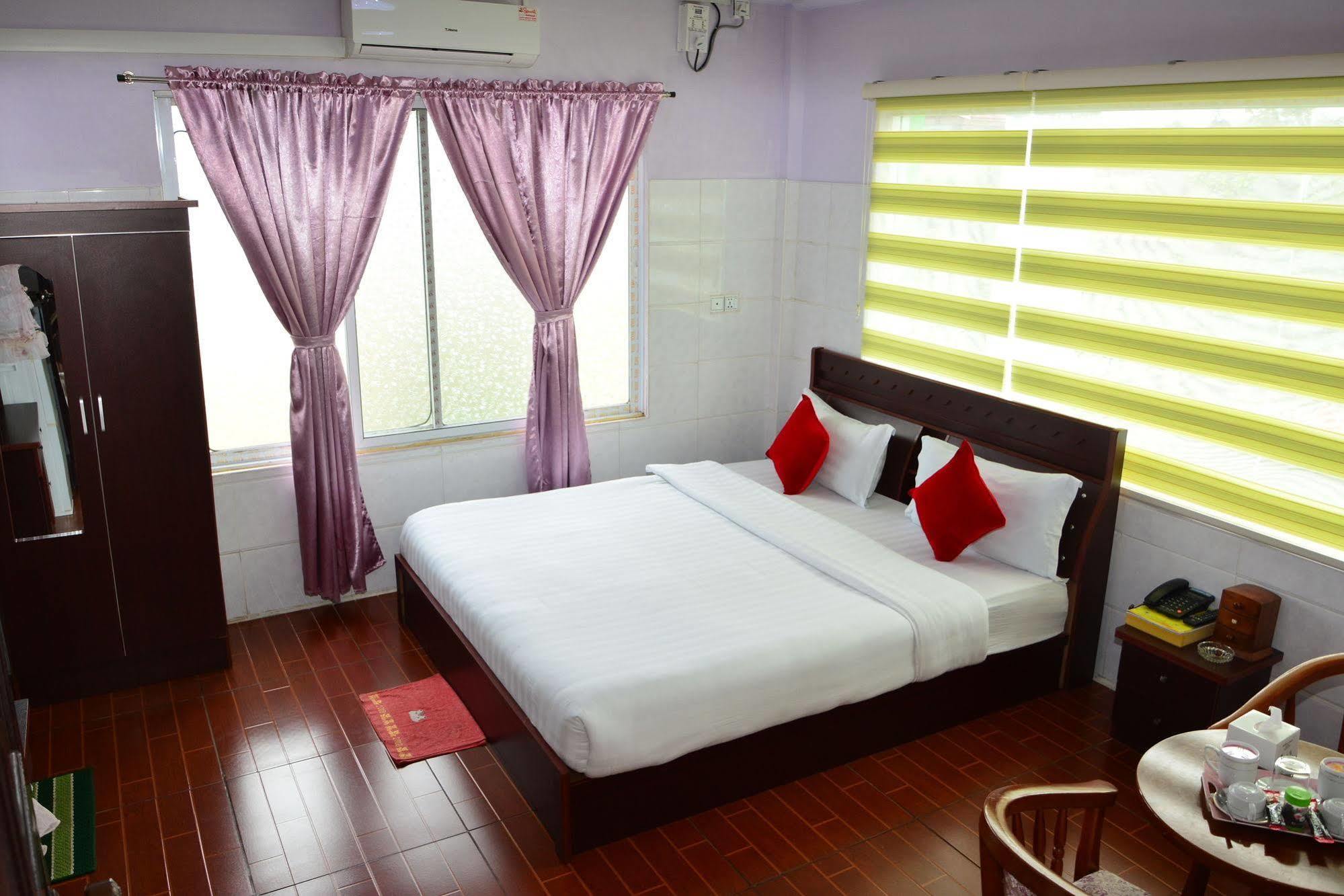 Hotel 99 Pyin Oo Lwin Kültér fotó