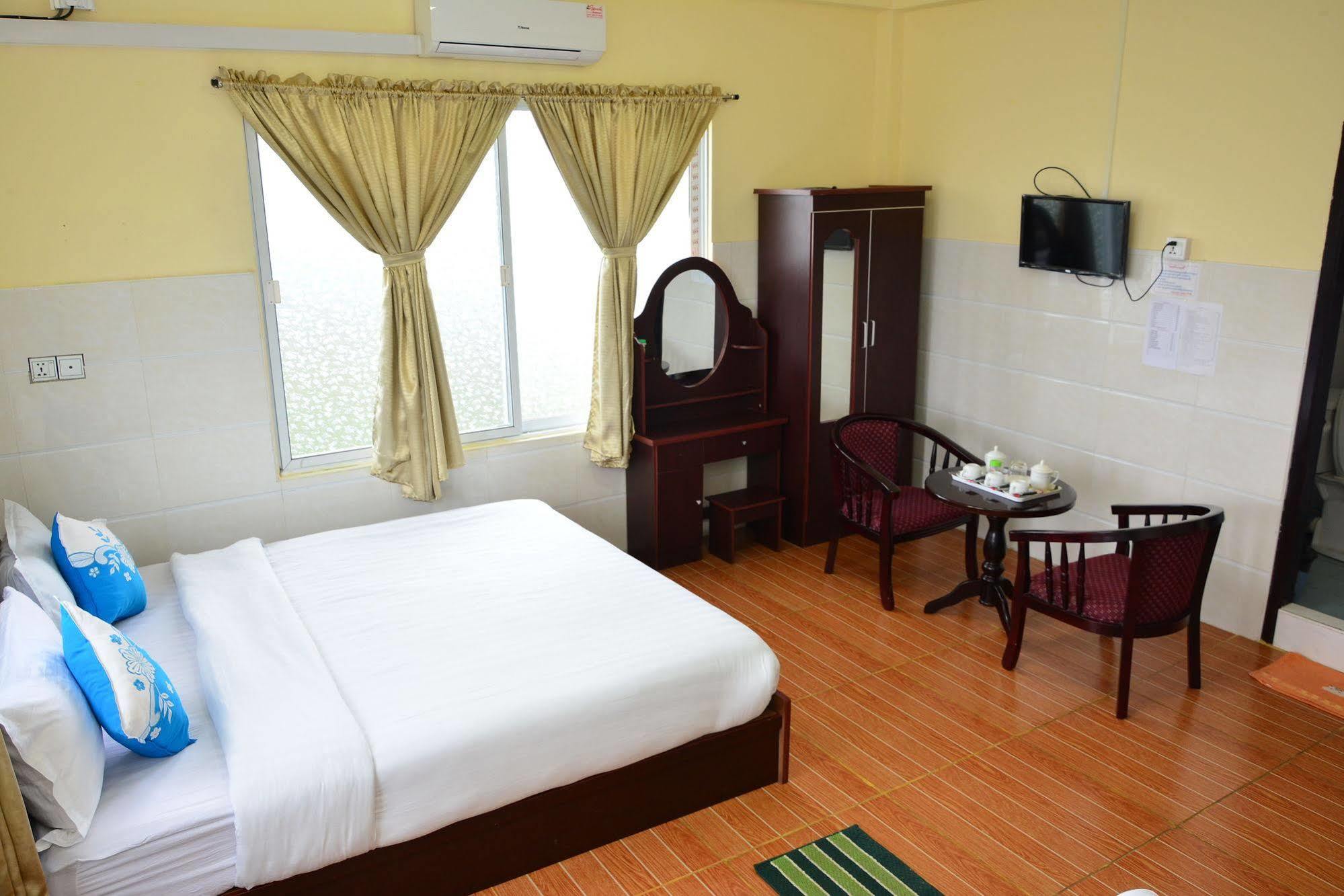 Hotel 99 Pyin Oo Lwin Kültér fotó
